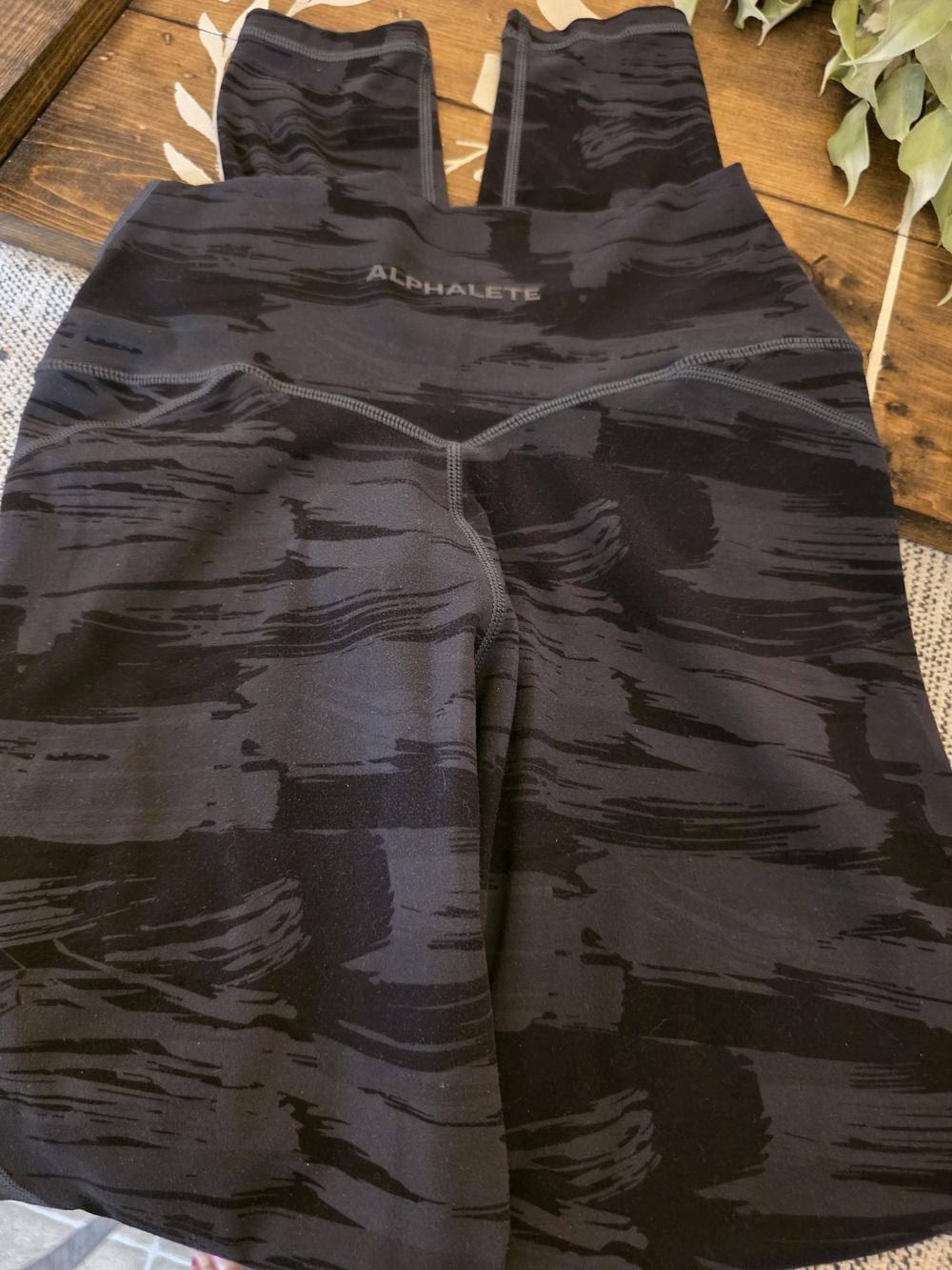 Alphalete Women's Black Patterned High-Waist Leggings